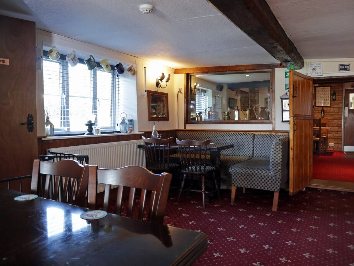 WILTSHIRE - MAIN ROAD FREEHOUSE WITH LETTING ROOMS