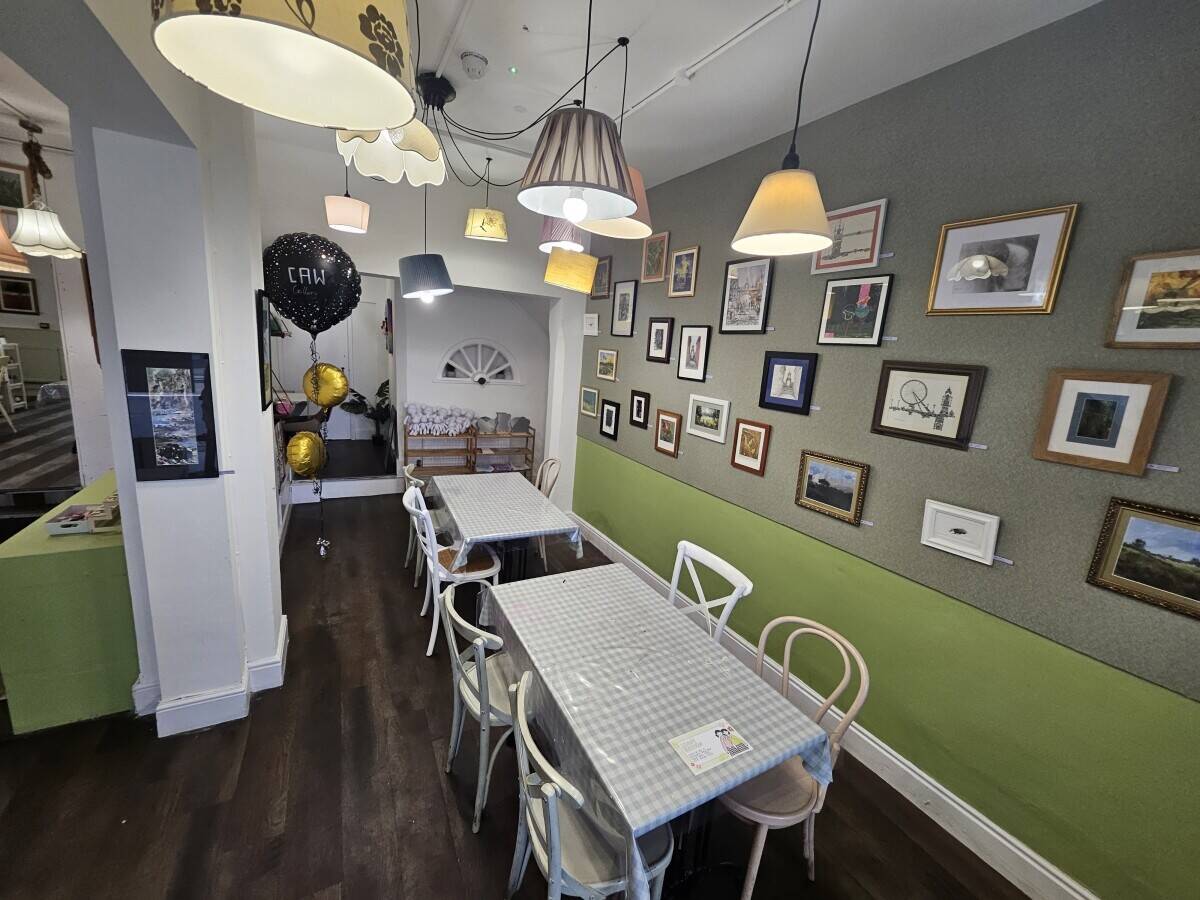 Cafe/Restaurant ready premises in Chester city centre Photo 5