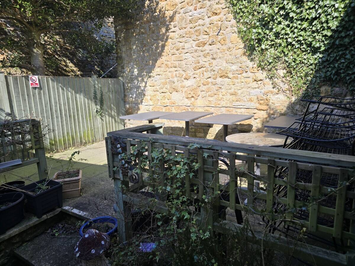 Coffee shop for sale  in heart of castle cary Somerset set