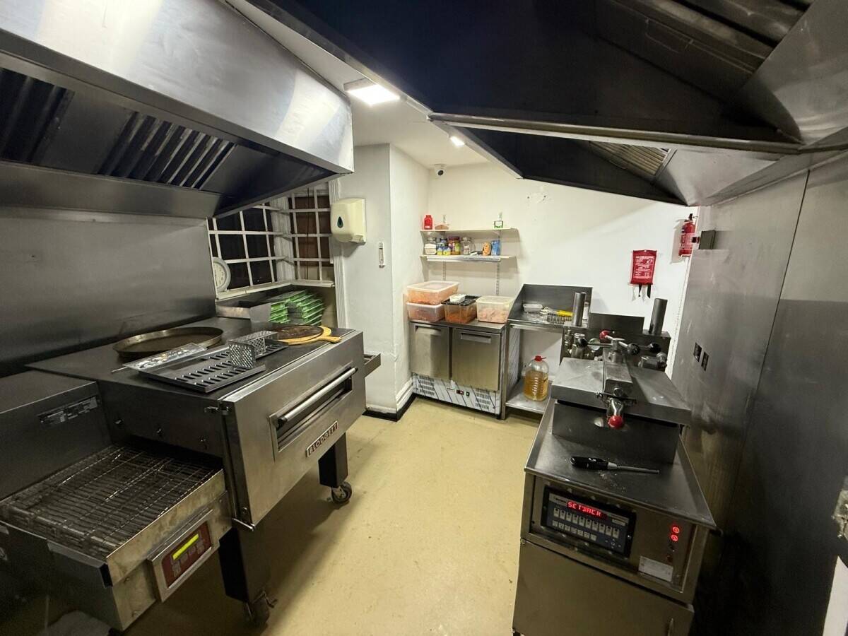 FAST FOOD TAKEAWAY FOR SALE ** PRIME LOCATION**