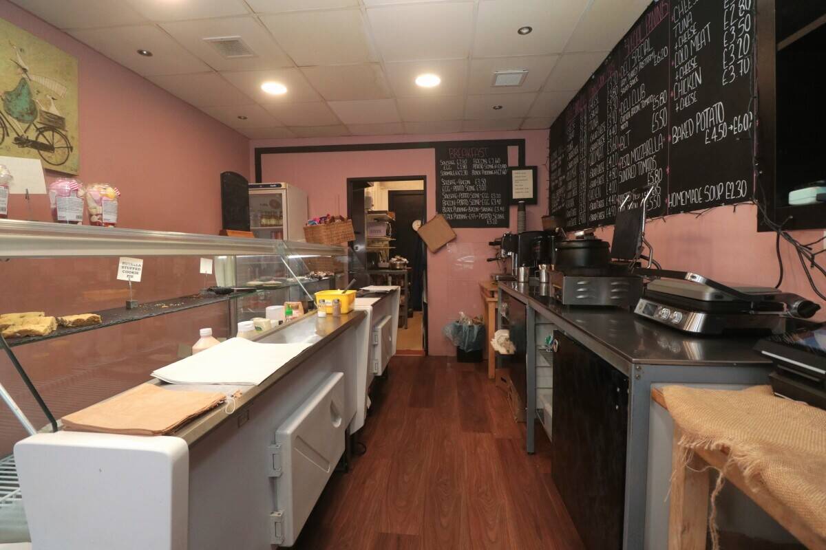 Southside takeaway/deli in busy sought-after Glasgow area