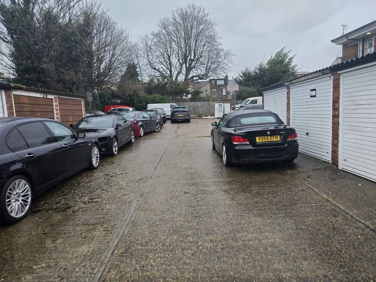 MOT Garage Photo 5