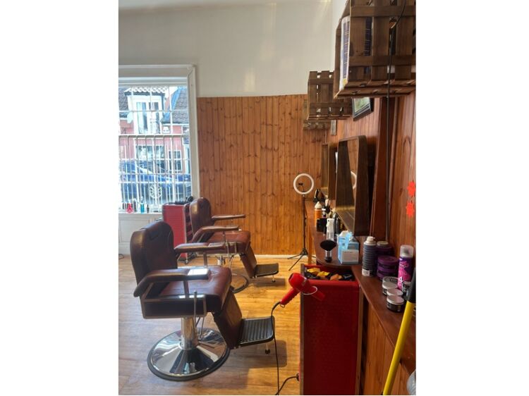 Fade into Success – Own This Thriving Barbershop! Photo 5