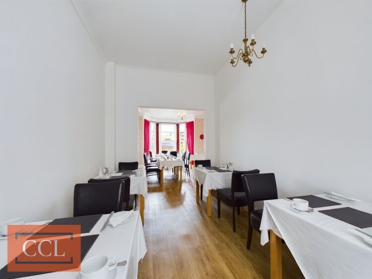 Immaculate 12 Bed Guest House in Prime Location Photo 5