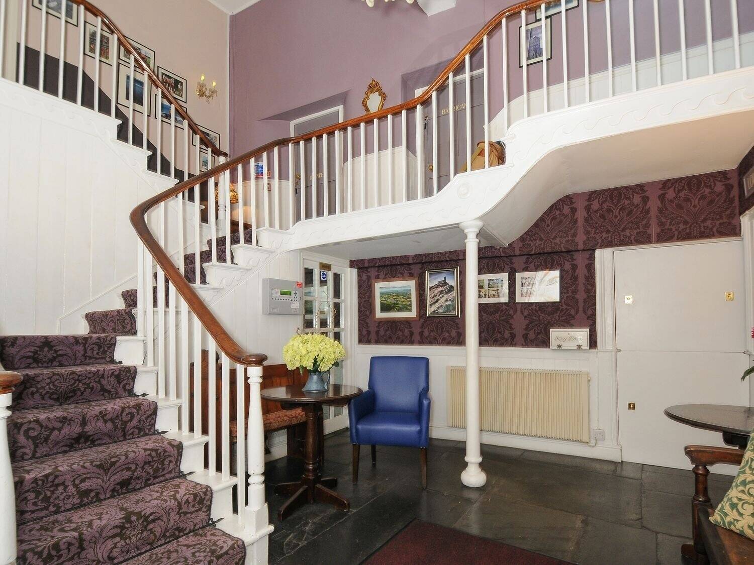 DEVON – ESTABLISHED HOTEL CLOSE TO THE CORNISH BORDER AND MAJOR TRUNK ROAD Photo 5