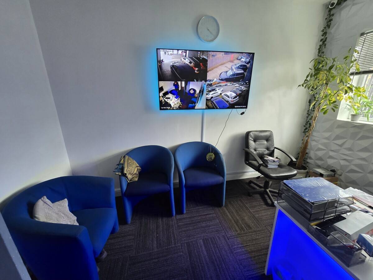 Used car dealership with mechanic and alloy wheel refurbish workshops for sale in Sheffield, South Yorkshire. Photo 5
