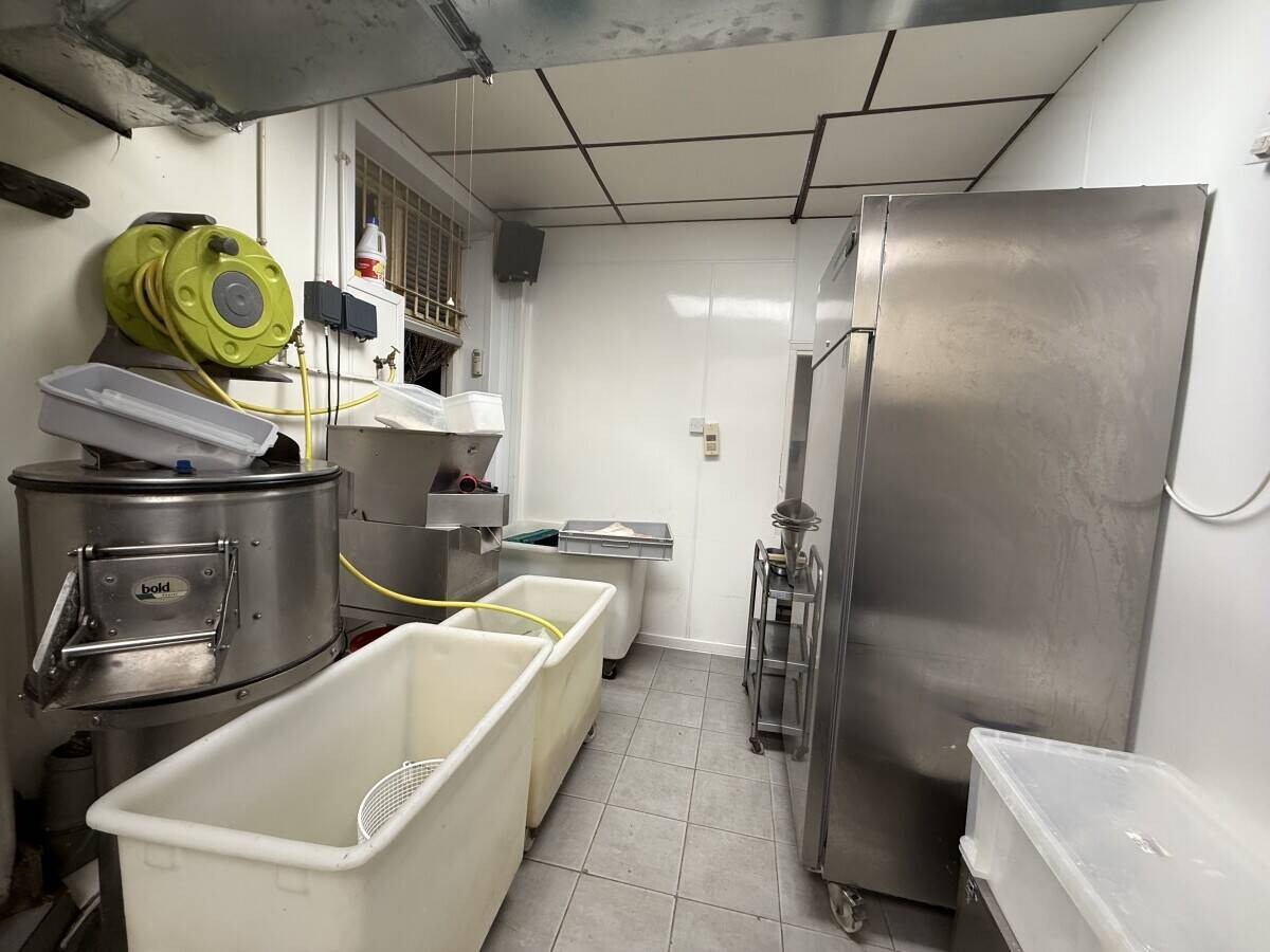 Fish Bar & Chinese Takeaway with 3-Bedroom Flat  for sale in Birmingham