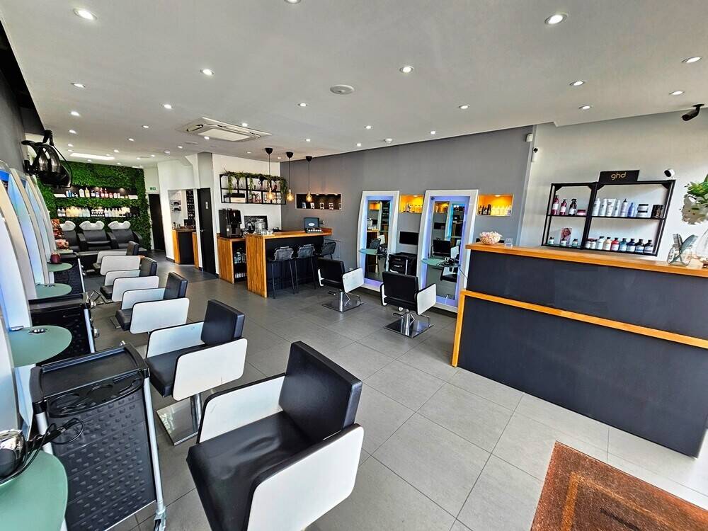 STUNNING 20 YEAR ESTABLISHED HIGH-END HAIR & BEAUTY SALON