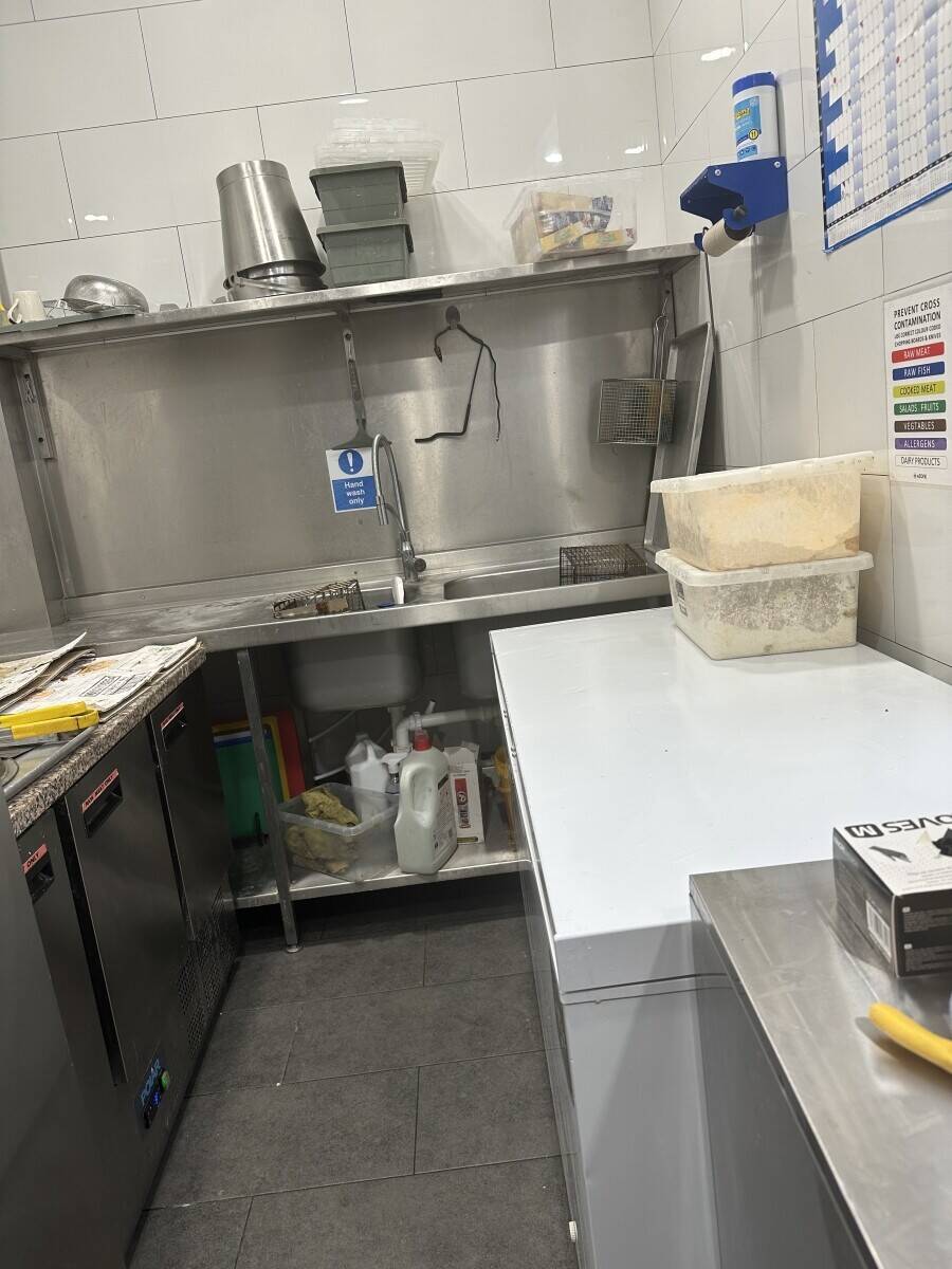 Prime Location in Town centre for sale Fried Chicken Shop
