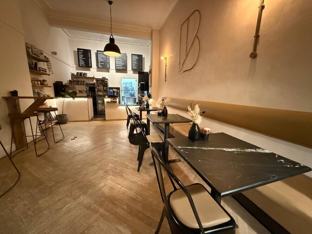 An immaculate Coffee Shop in Bruntsfield, Edinburgh  (Ref 1745)