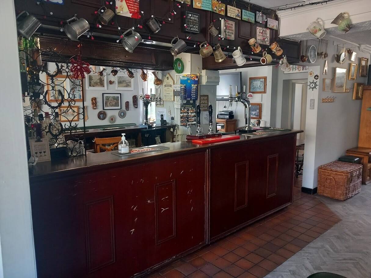 GWENT - POPULAR VILLAGE LOCALS' FREEHOUSE