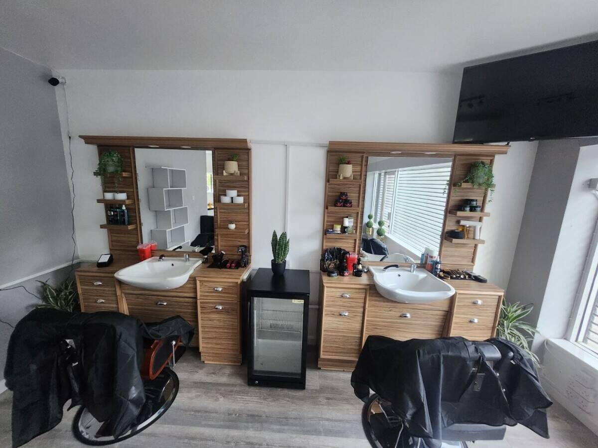 Salon, Barbers, Nails, and Beauty shop for sale in Tunbridge Wells Photo 5