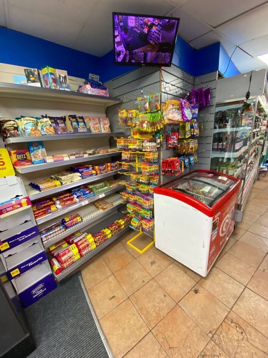 Established Off Licence with Flat & Expansion Potential – Stoke-on-Trent Photo 5