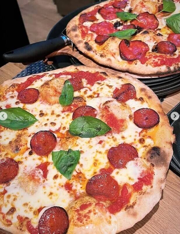Cafe De Ville - Thriving Daytime Cafe Transitioning into a Bustling Evening Wood-fired Pizzeria