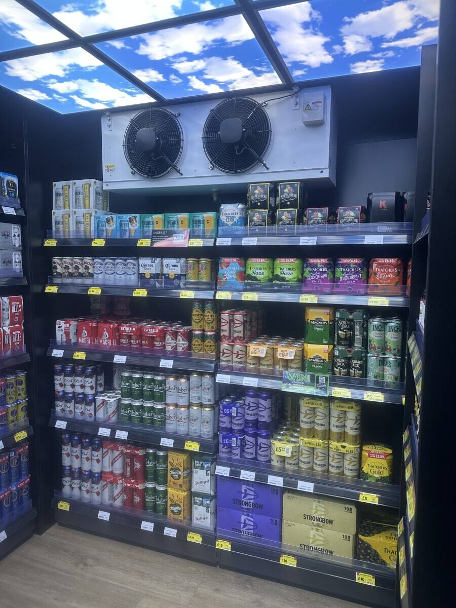 Off licence  Photo 5