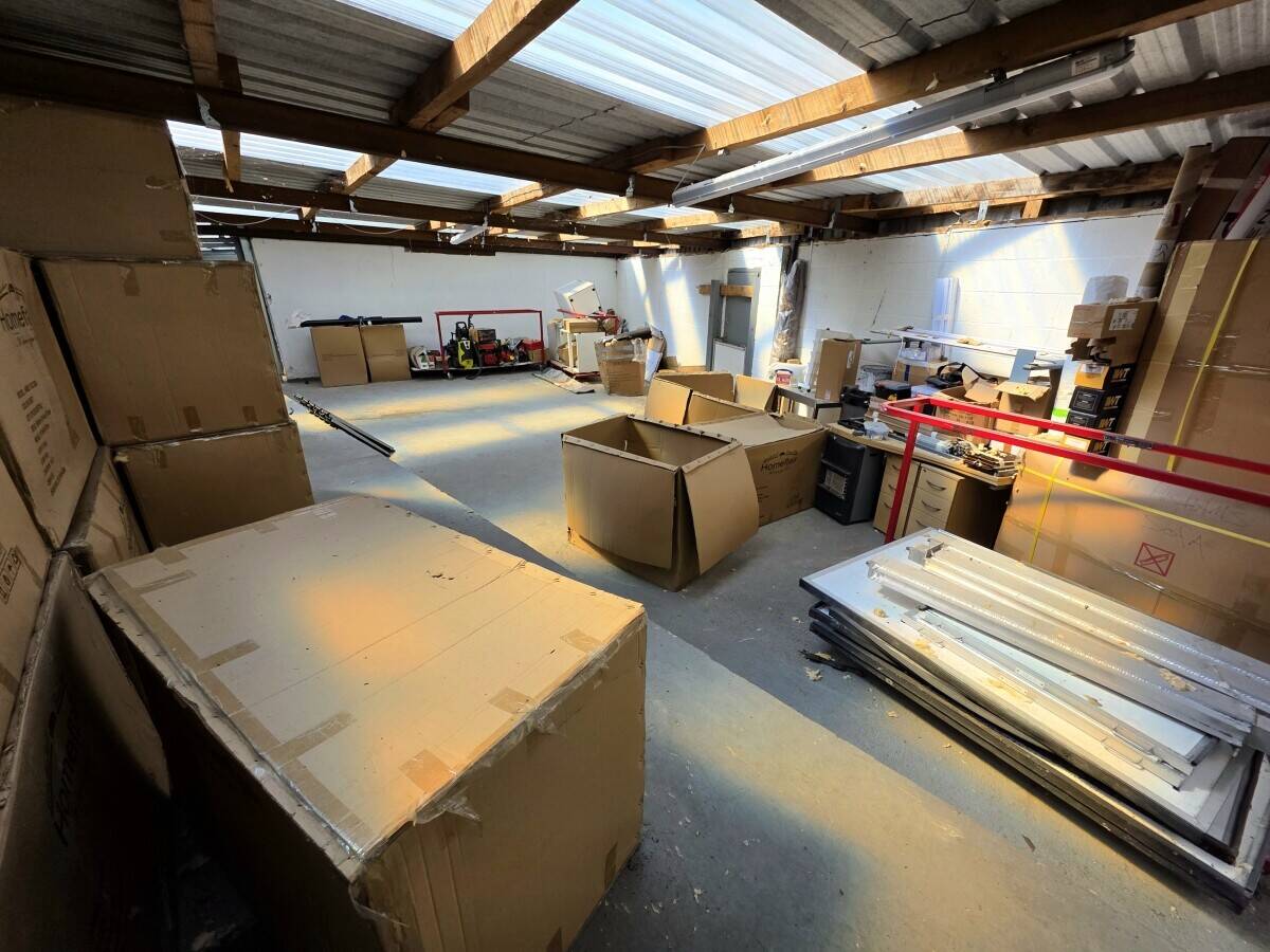 Retai Units To Let  A/t Homeflair