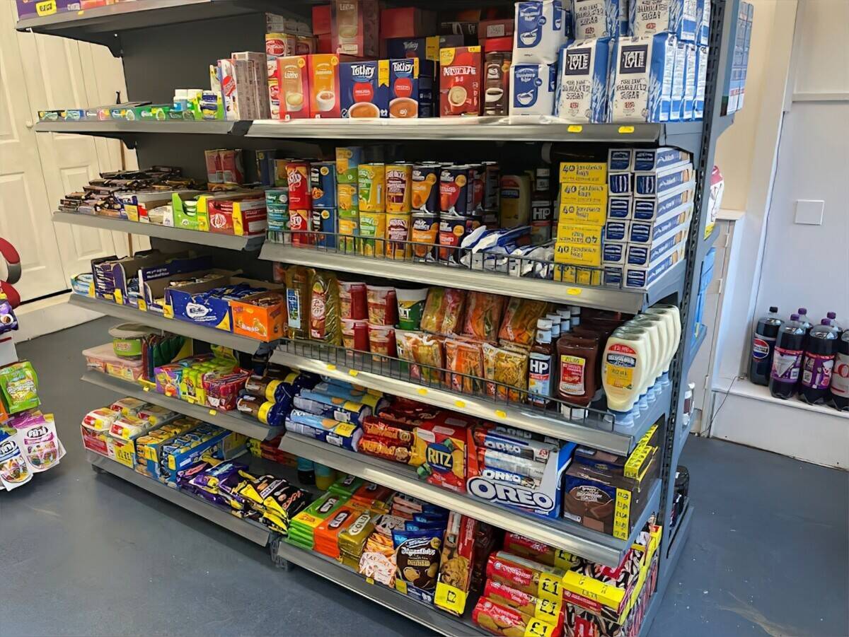 Convenience store in Residential area, Edinburgh Photo 5