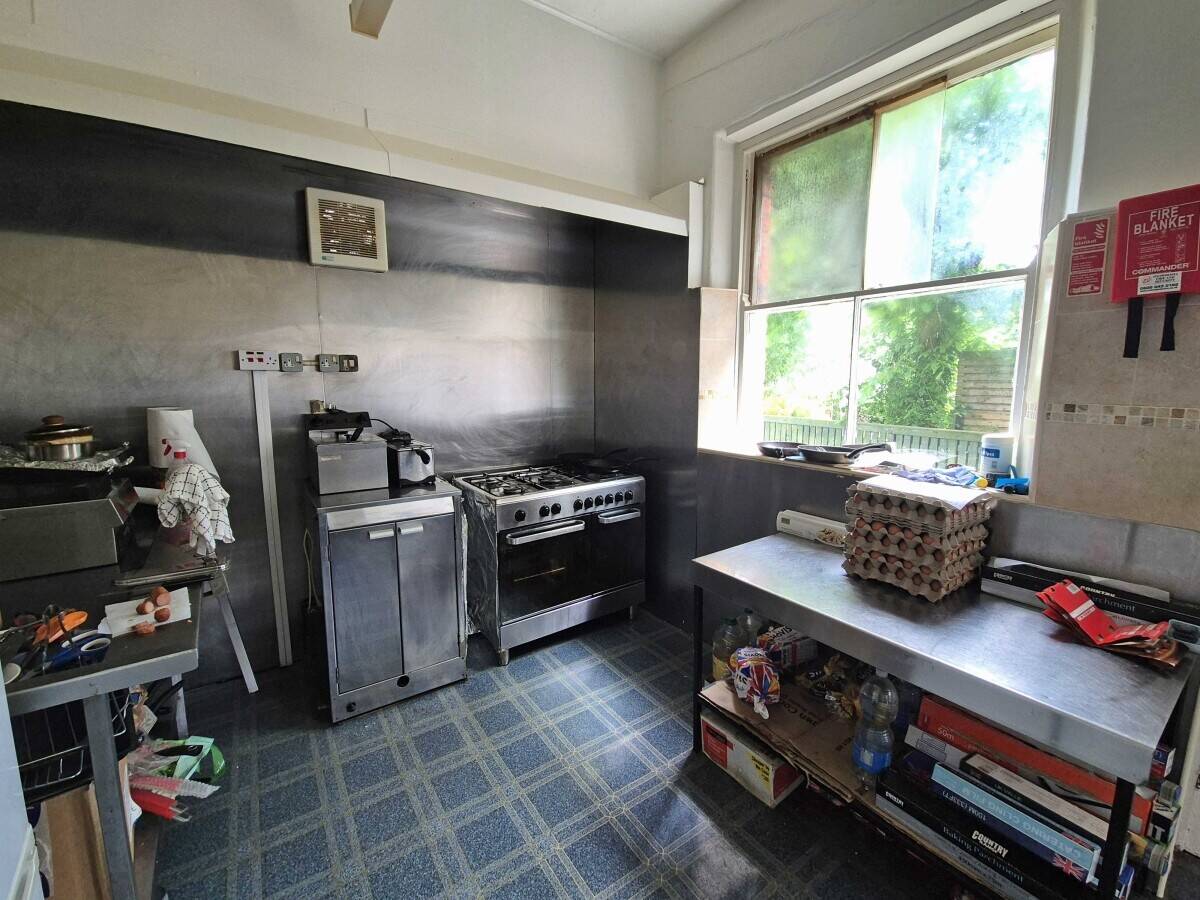 CONWY - 14 BEDROOM HOTEL IN THE SEASIDE RESORT OF COLWYN BAY