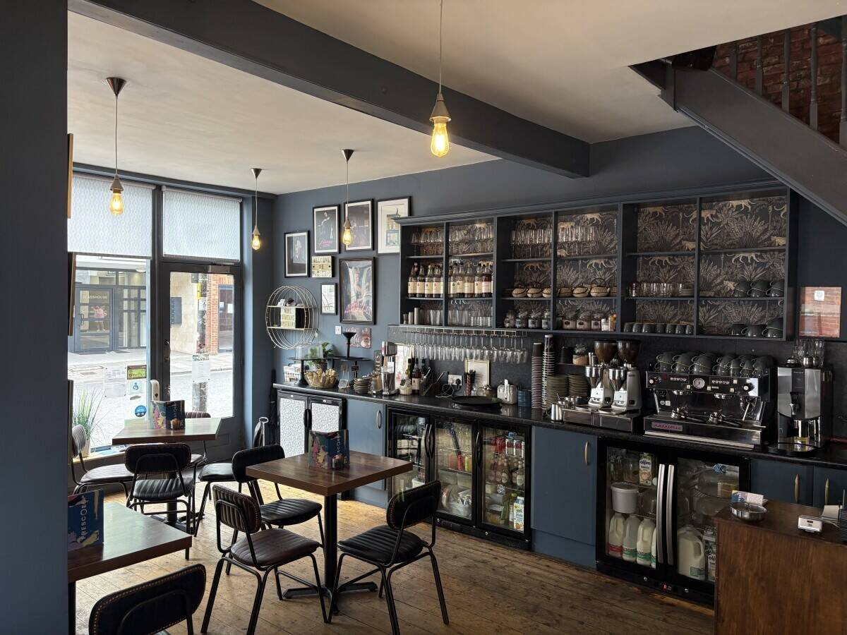 FRESCOES COFFEE HOUSE BEDFORD, INDEPENDENT PROFITABLE AND LEASEHOLD PRICE REDUCED Photo 5