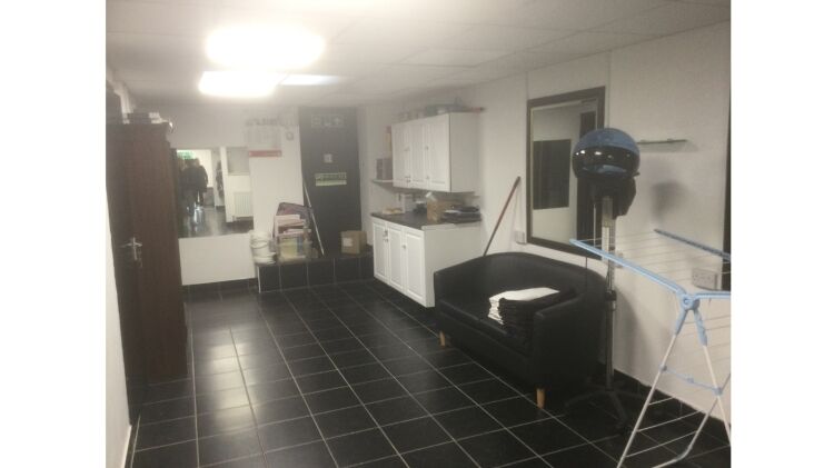 ***REDUCED*** Thriving Unisex Hair Salon with Loyal Clientele Based in Wickford Photo 5