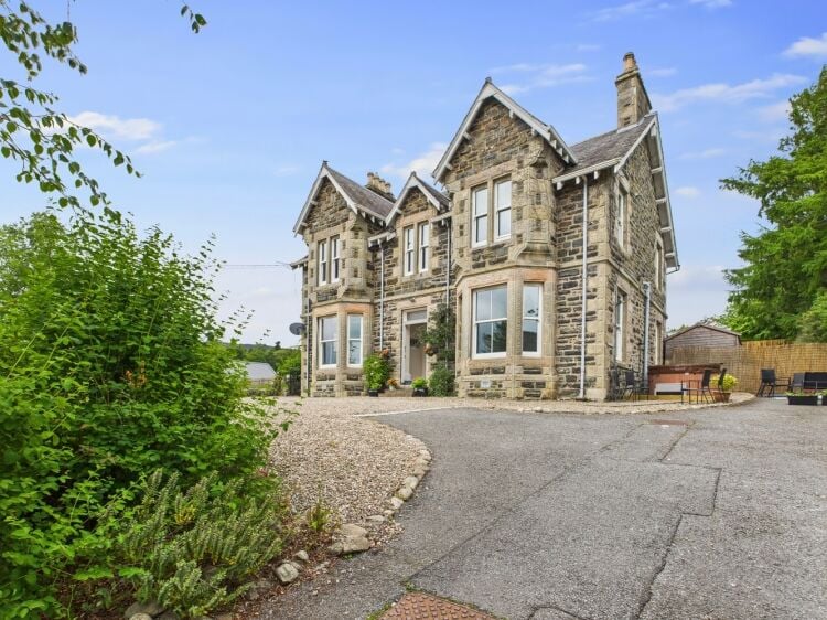 Victorian Residence with Cottage, Stunning Views, Prime Pitlochry Location Photo 5