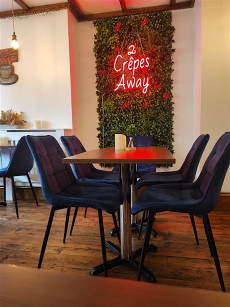A LICENSED CITY CENTRE CAFÉ