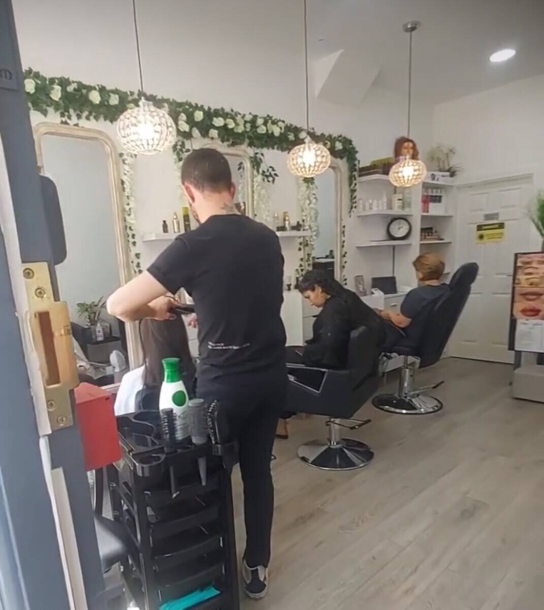Hair & Beauty salon for sale Photo 5