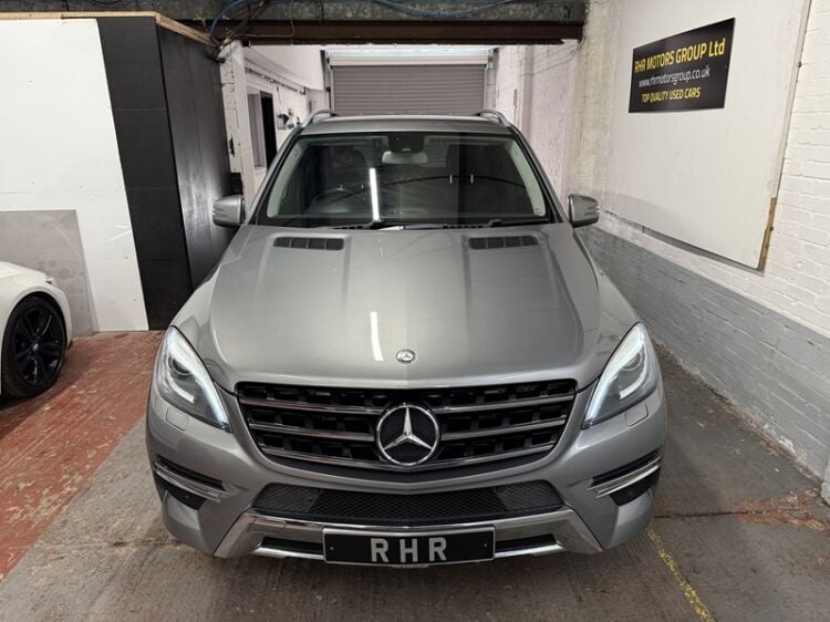 Thriving Car Dealership in Prime Buckinghamshire Spot Photo 5