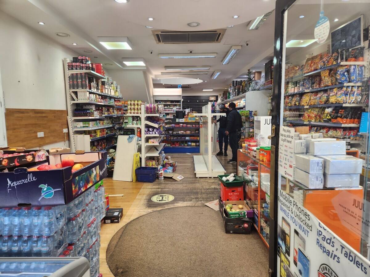 7 YEARS LEASE FOR SALE EDGWARE ROAD NEXT TO STATION