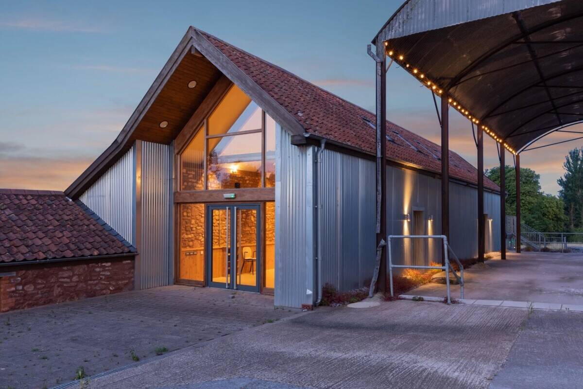 Farm House plus The Retreat -  Thriving Guest Business that sleeps 16
