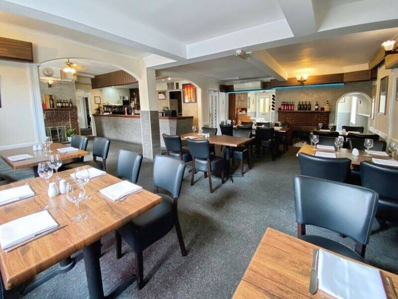LONG ESTABLISHED 60-70 COVER RESTAURANT - NORTH STREET, ROCHFORD. Photo 5