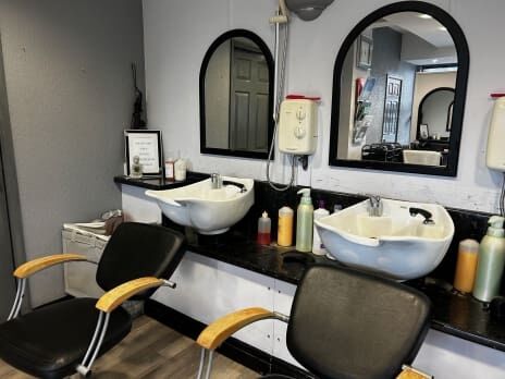 Fantastic Hair Salon Business Opportunity in Walsall Photo 5