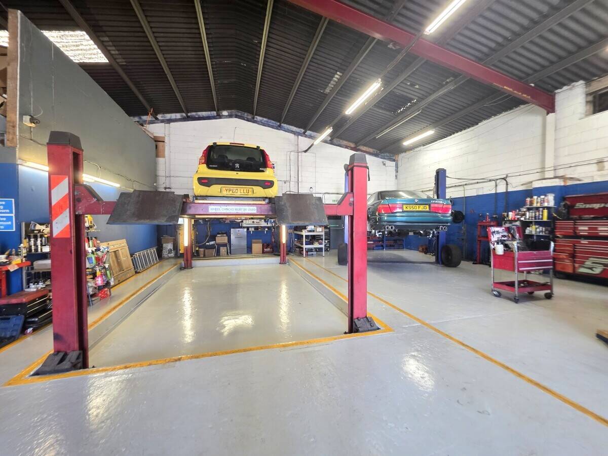 MOT STATION ( CLASS 4 & 7) Photo 5