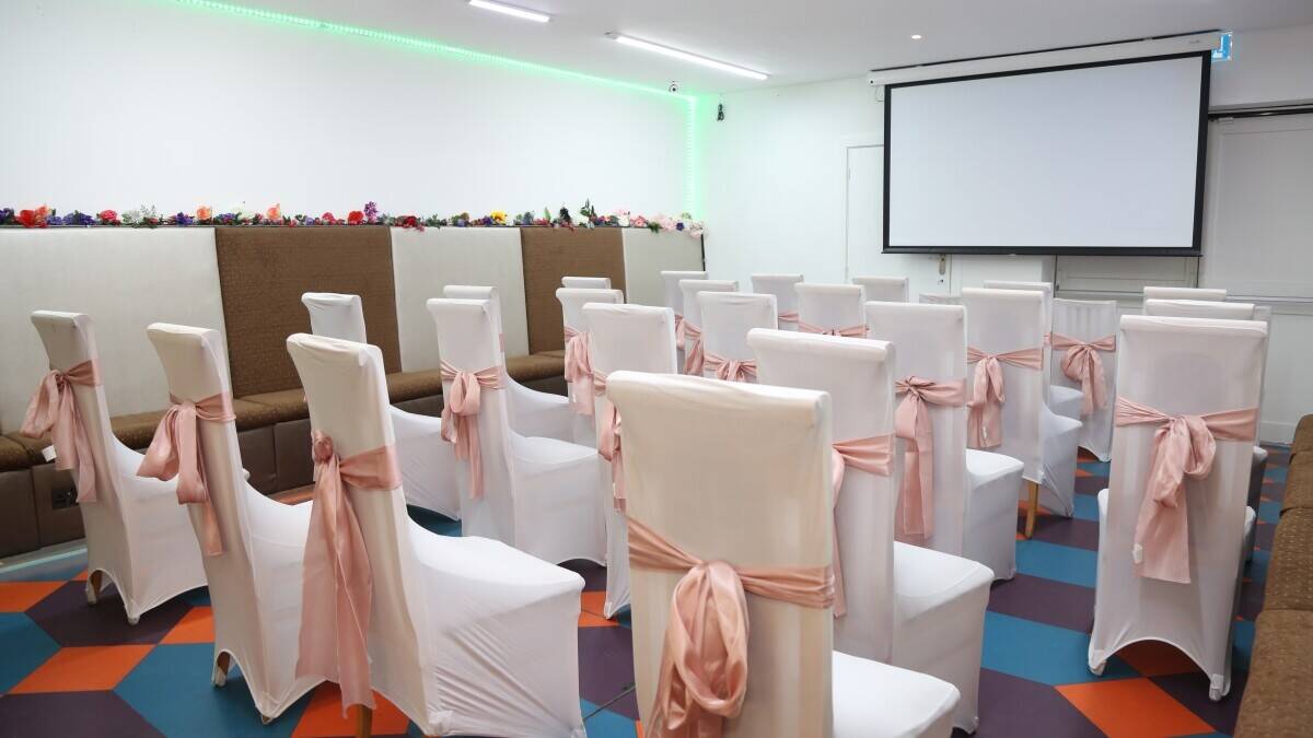 Bar and Events Venue with 4-Bed Accommodation for Sale – Leasehold- eastcote Photo 5