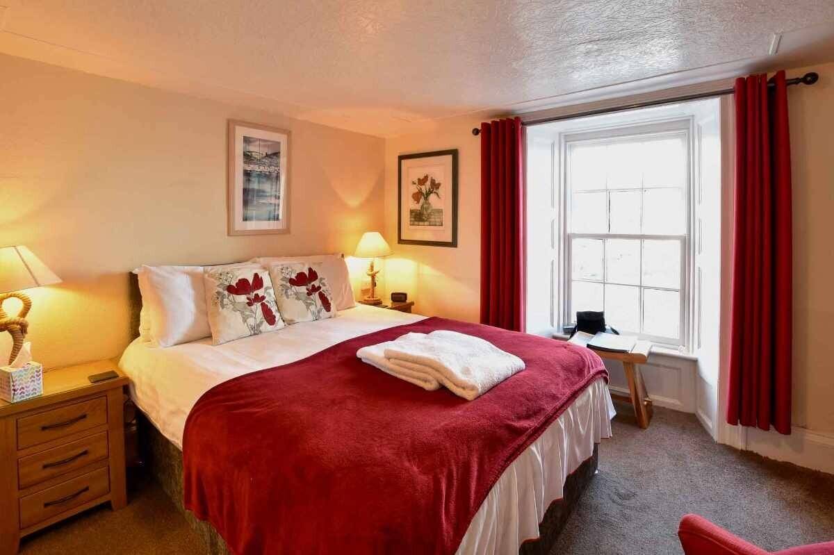 A Beautifully Presented 5 Bedroom 'Wow Factor' Guest House with Exceptional Forward Bookings