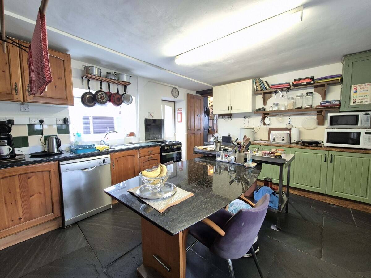 ERYRI (SNOWDONIA NATIONAL PARK) - TRADITIONAL BED & BREAKFAST AND TEAROOMS