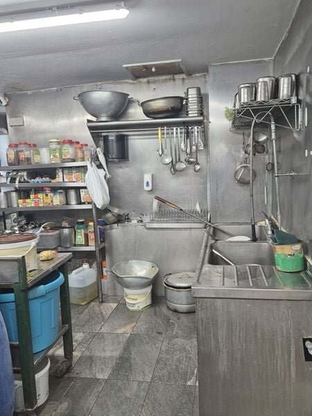Spice Up Your Future with This Thriving Restaurant in Slough! Photo 5