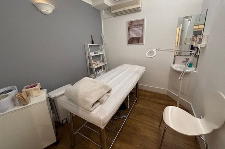 Beauty Salon - Twickenham