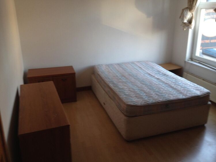 Loads of Potential! Freehold Launderette with Flat in Swansea Photo 5