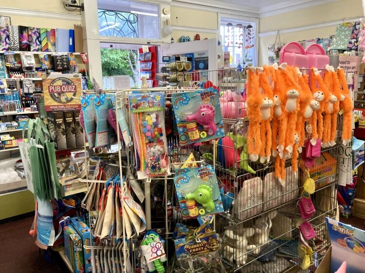 POST OFFICE, STATIONERY, CARDS & GIFTS Photo 5