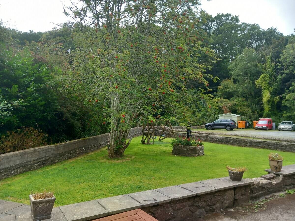 PEMBROKESHIRE – OUTSTANDING STONE BUILT GRADE II LISTED PROPERTY IN QUIET RURAL LOCATION NEXT TO MAJ Photo 5