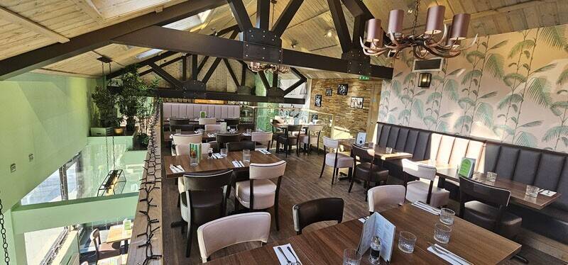 Fantastic Restaurant Opportunity within highly desirable & affluent suburb of Bearsden