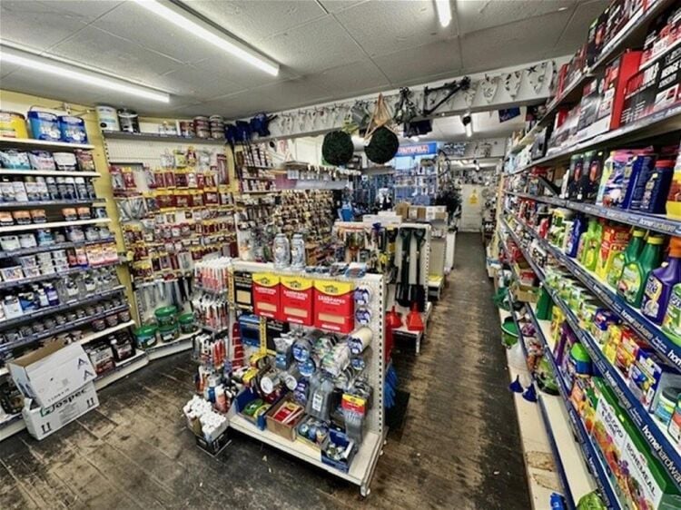 LEASEHOLD HARDWARE/DIY/KEYCUTTING STORE