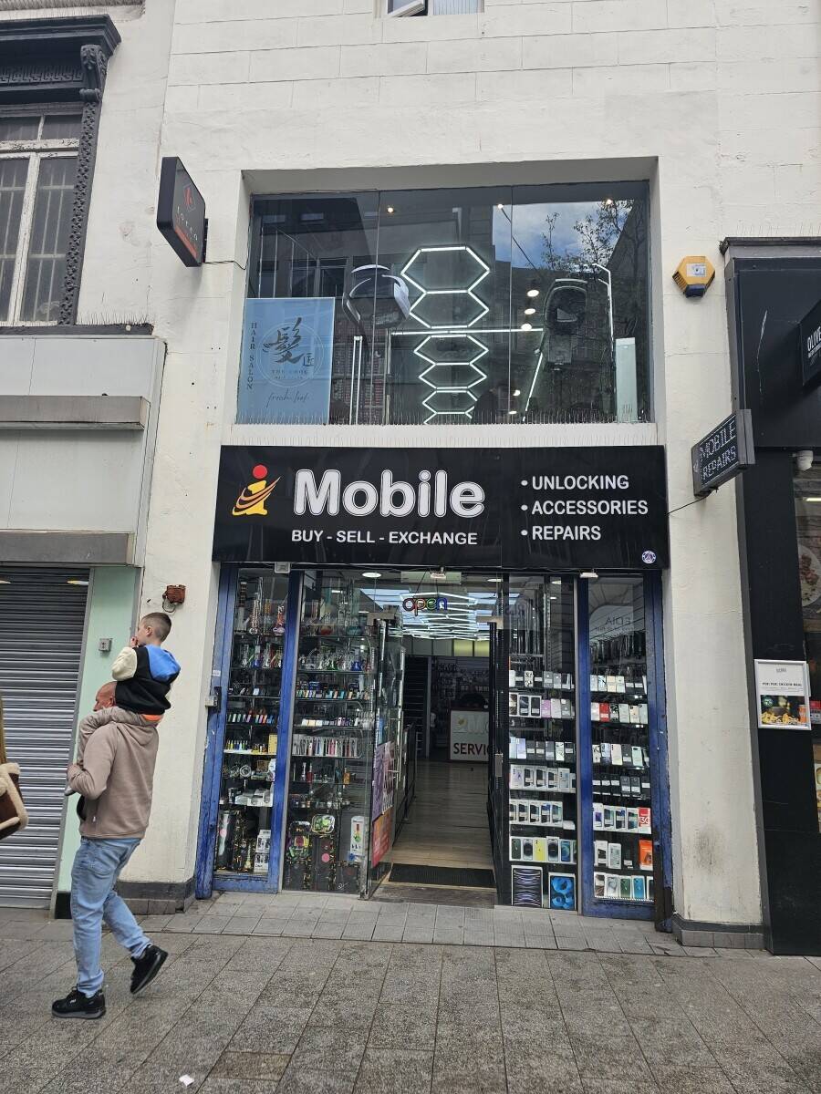 New 8- chair hair salon in Liverpool city centre Photo 5
