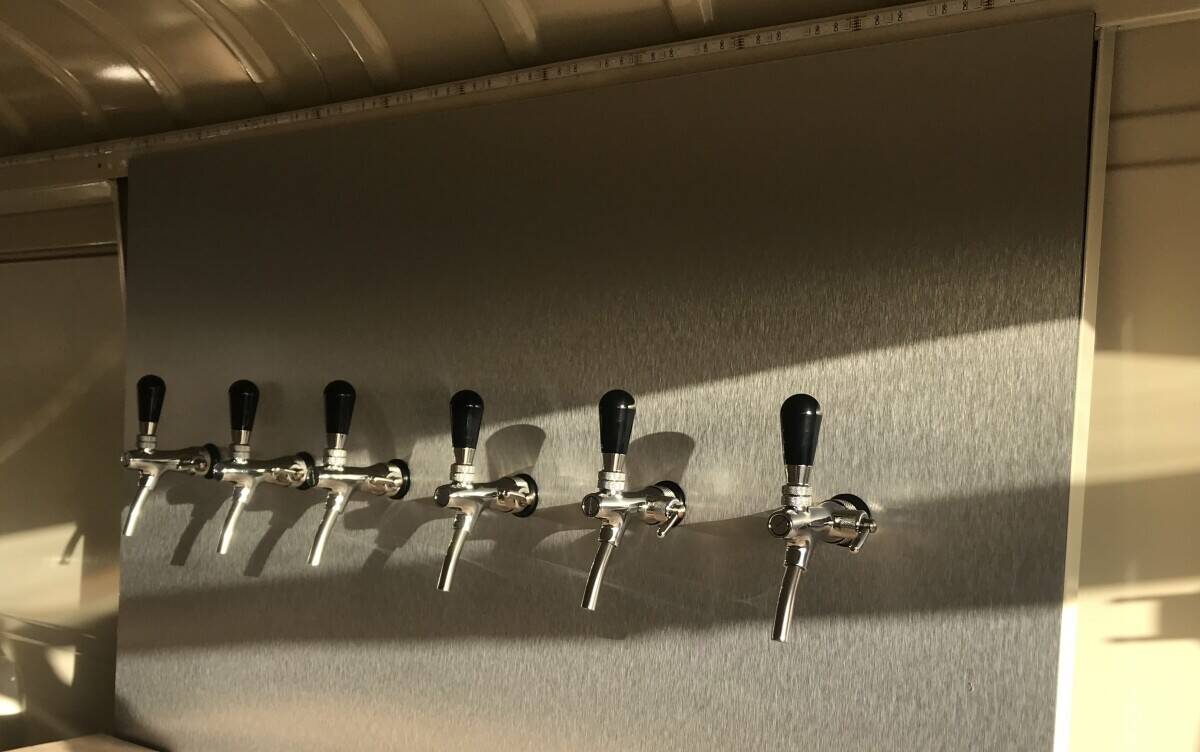 Profitable Relocatable Mobile Bar Business 