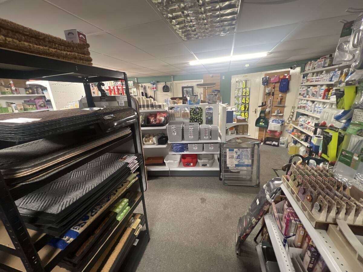 DIY Store in Berkshire Photo 5