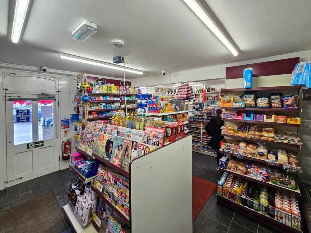 A high-income producing village convenience store