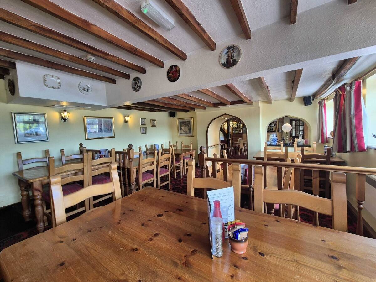 DENBIGHSHIRE - RENOWNED DESTINATION VENUE ON MOUNTAIN PASS