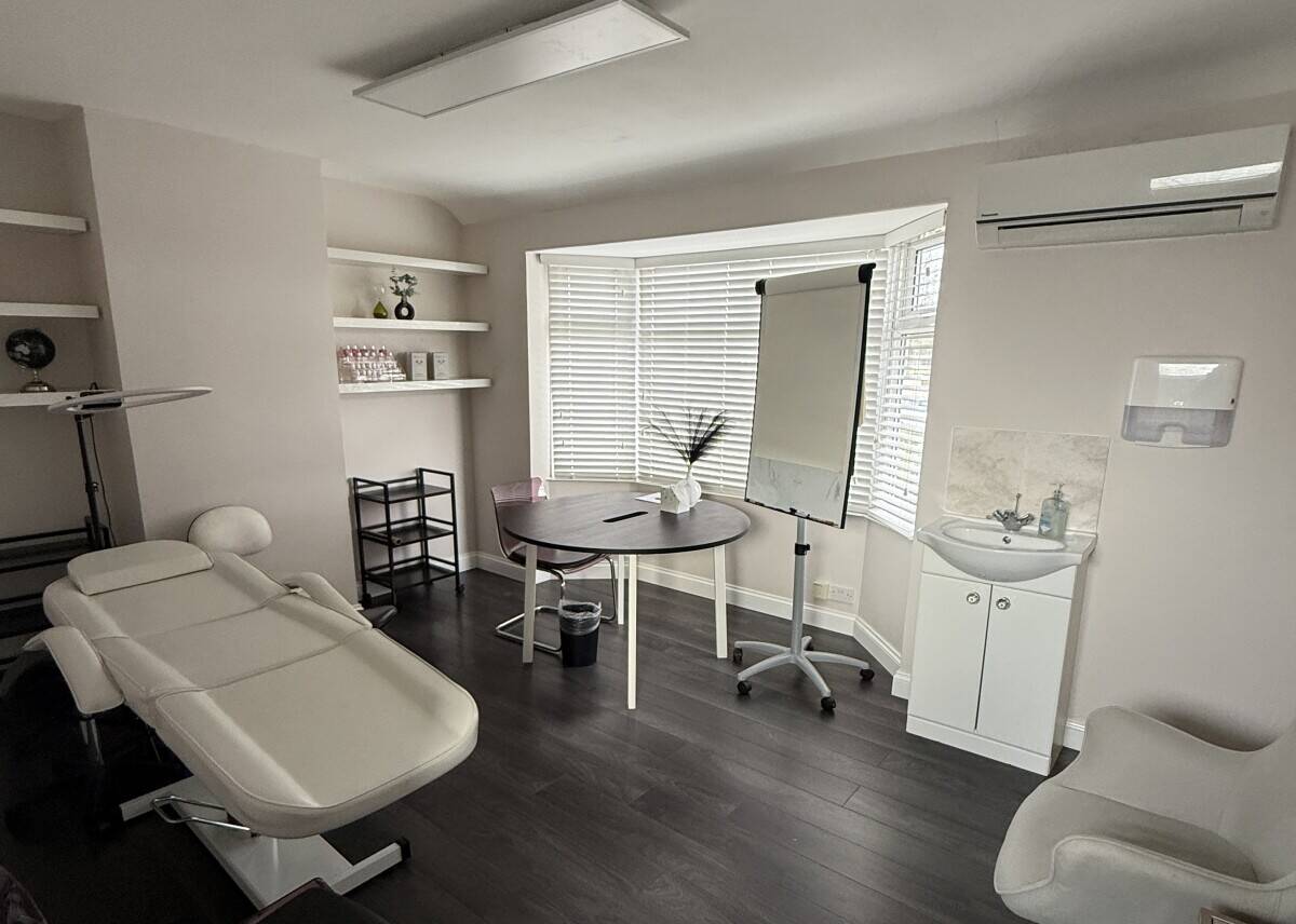 Beauty Salon for Sale in Coventry Coundon