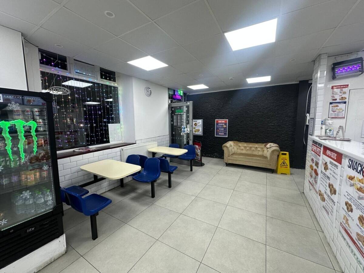 Chiken and Ribs Takeaway for Sale Prime Town Centre Location (South Wales)